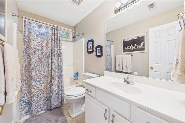 5007 Lakeridge Close, Mcdonough, GA 30253