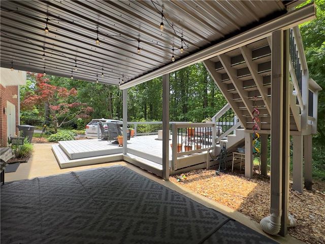 5007 Lakeridge Close, Mcdonough, GA 30253