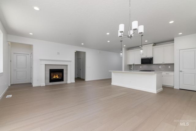 2607 N Morehouse Ave, Eagle, ID 83616