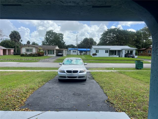3571 NW 7th Ct, Lauderhill, FL 33311