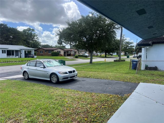 3571 NW 7th Ct, Lauderhill, FL 33311