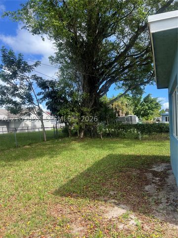 3571 NW 7th Ct, Lauderhill, FL 33311