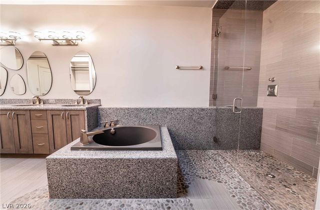 980 Vegas Valley Drive, Las Vegas, NV 89109