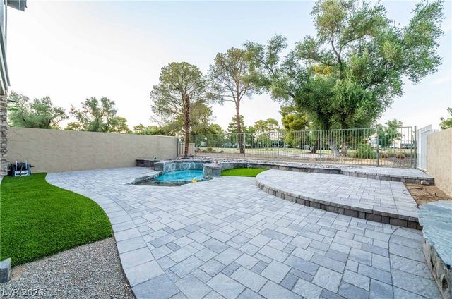 980 Vegas Valley Drive, Las Vegas, NV 89109