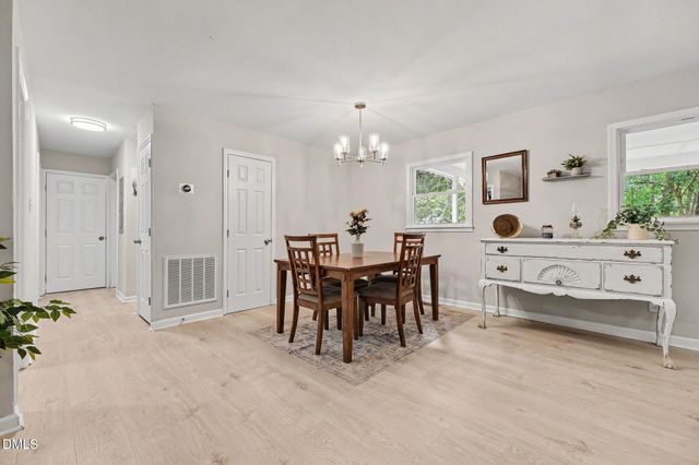57 Natchez Trace, Fuquay Varina, NC 27526