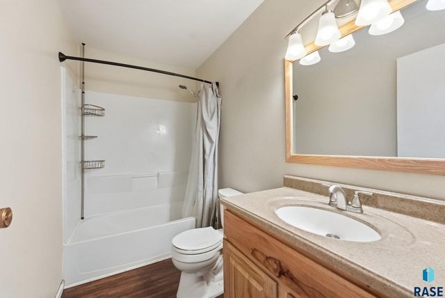 4509 W 37th St Street, Sioux Falls, SD 57106