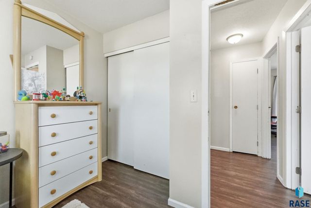 4509 W 37th St Street, Sioux Falls, SD 57106