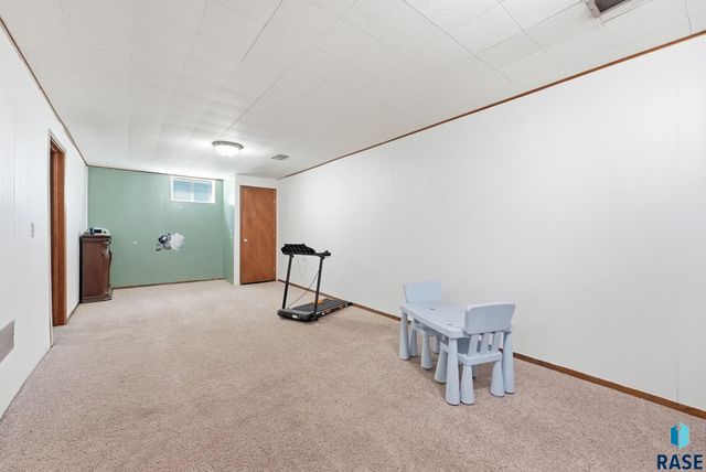 4509 W 37th St Street, Sioux Falls, SD 57106