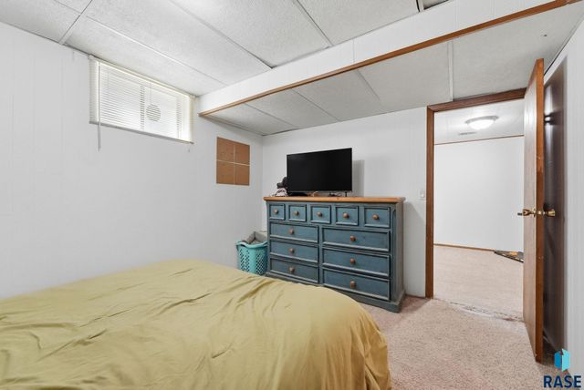 4509 W 37th St Street, Sioux Falls, SD 57106