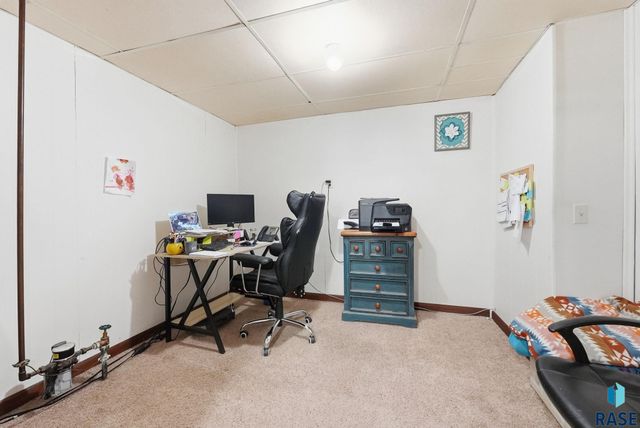 4509 W 37th St Street, Sioux Falls, SD 57106