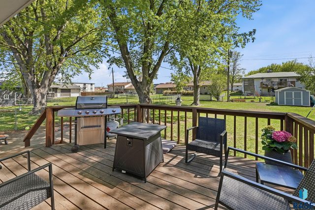 4509 W 37th St Street, Sioux Falls, SD 57106