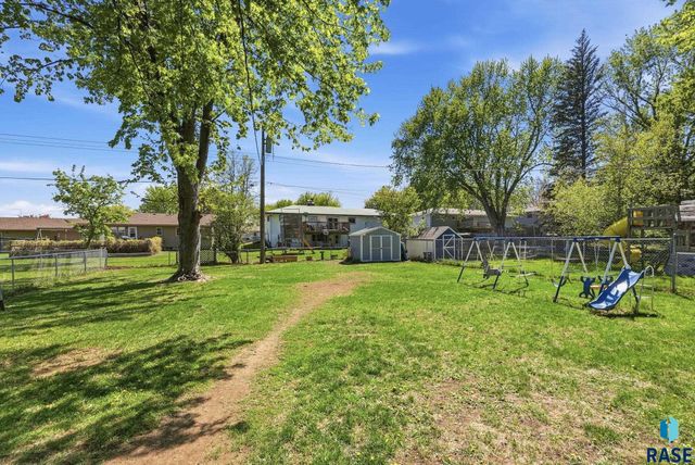 4509 W 37th St Street, Sioux Falls, SD 57106
