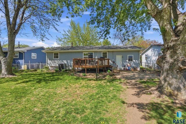 4509 W 37th St Street, Sioux Falls, SD 57106