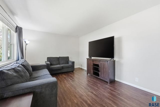 4509 W 37th St Street, Sioux Falls, SD 57106