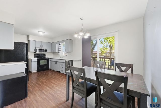 4509 W 37th St Street, Sioux Falls, SD 57106