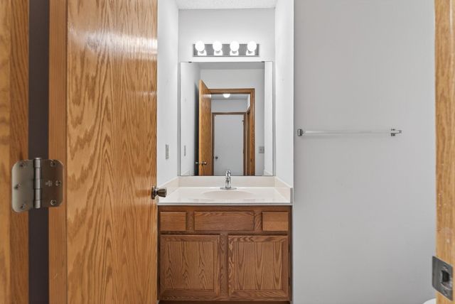 13807 Granada Way 9, Apple Valley, MN 55124