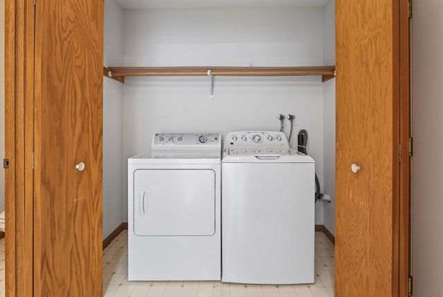 13807 Granada Way 9, Apple Valley, MN 55124