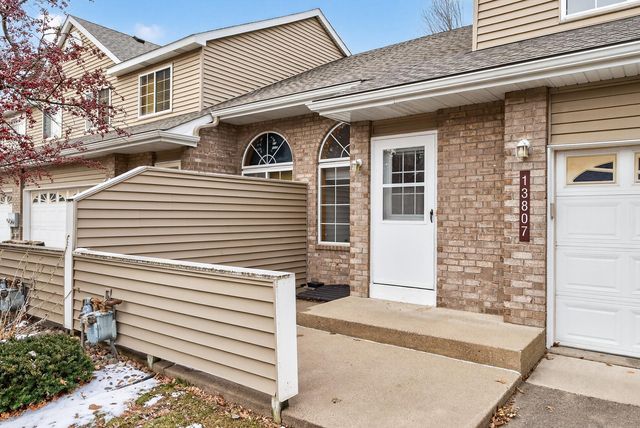 13807 Granada Way 9, Apple Valley, MN 55124