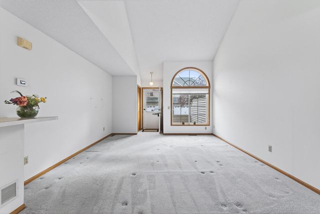 13807 Granada Way 9, Apple Valley, MN 55124