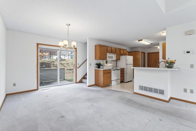 13807 Granada Way 9, Apple Valley, MN 55124