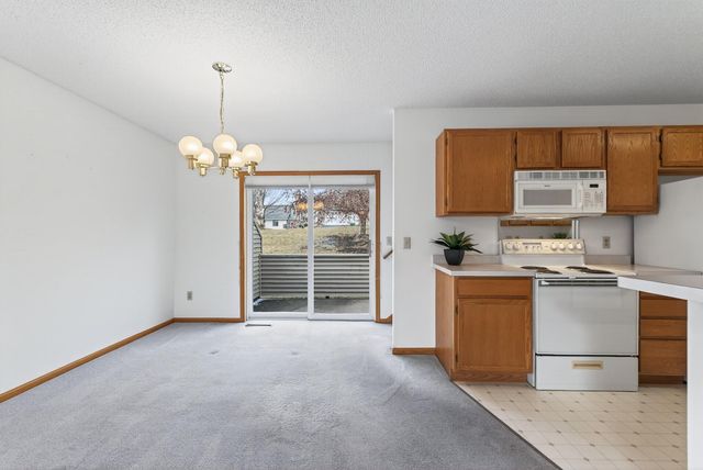 13807 Granada Way 9, Apple Valley, MN 55124