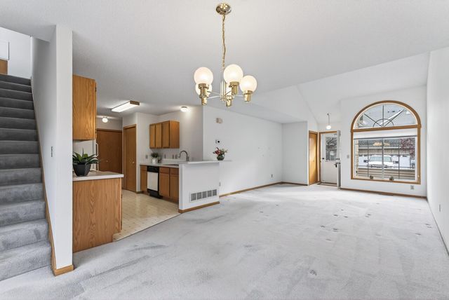 13807 Granada Way 9, Apple Valley, MN 55124