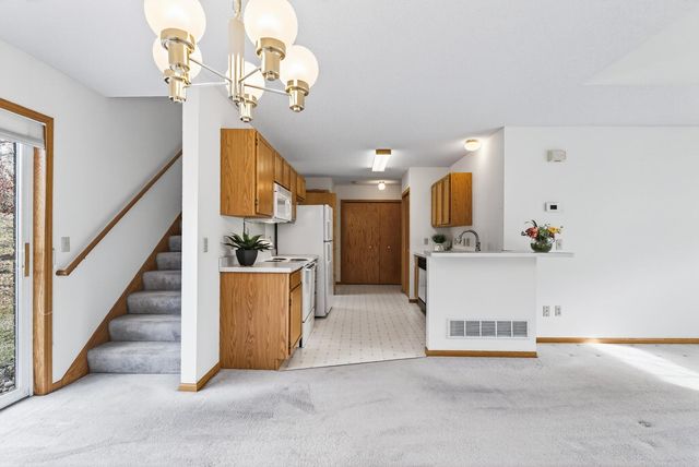 13807 Granada Way 9, Apple Valley, MN 55124