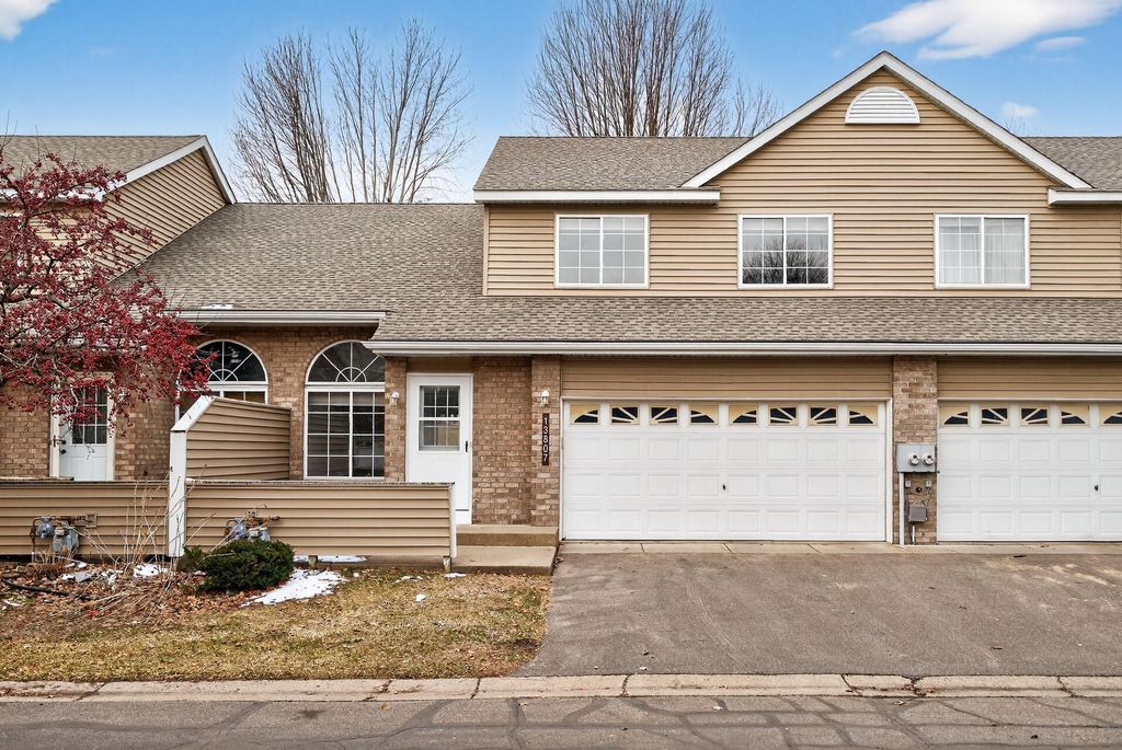 13807 Granada Way 9, Apple Valley, MN 55124