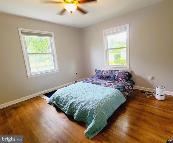 5301 POWHATAN ST, Riverdale, MD 20737