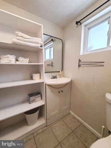 5301 POWHATAN ST, Riverdale, MD 20737