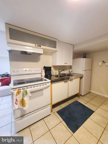5301 POWHATAN ST, Riverdale, MD 20737