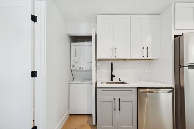 2655 BAY STREET 2, Sarasota, FL 34237