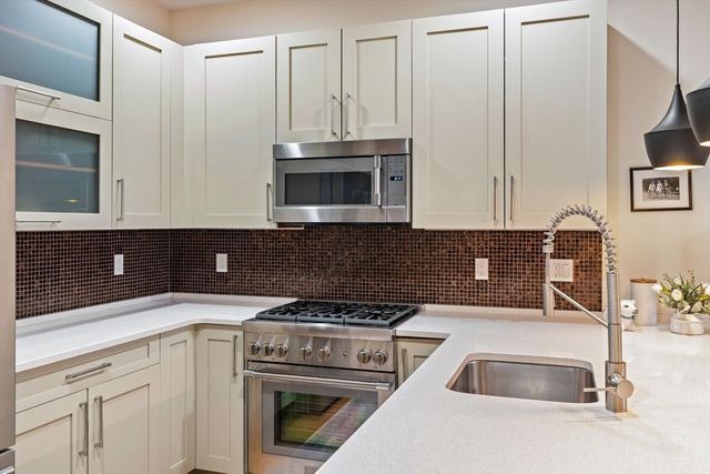 150 Dorchester Ave 604, Boston, MA 02127