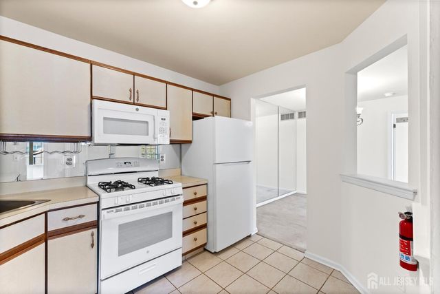 312 Raintree Court, Helmetta, NJ 08828