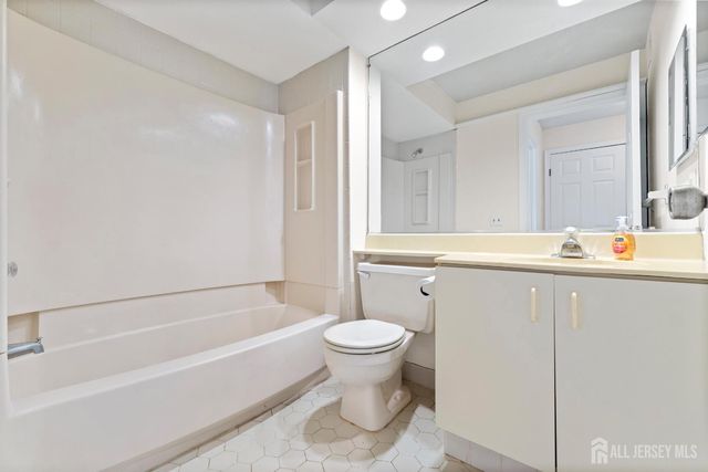 312 Raintree Court, Helmetta, NJ 08828