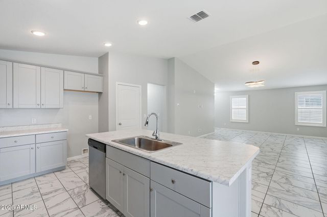 1981 N LEWIS Place, Casa Grande, AZ 85122