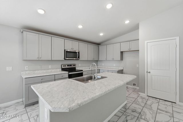 1981 N LEWIS Place, Casa Grande, AZ 85122