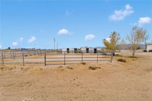 6720 Mono Road, Phelan, CA 92371