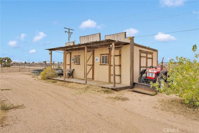 6720 Mono Road, Phelan, CA 92371