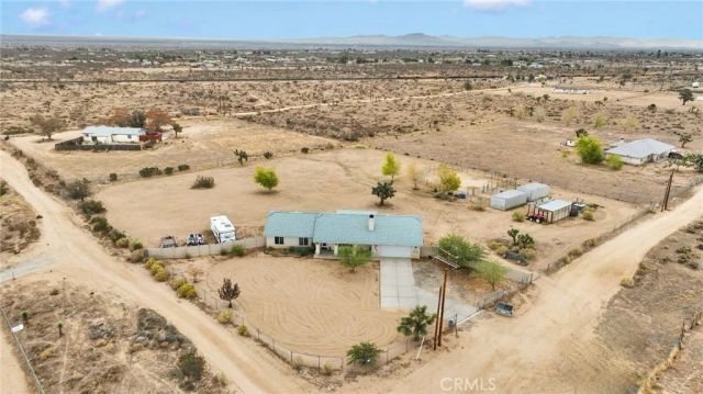 6720 Mono Road, Phelan, CA 92371