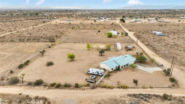 6720 Mono Road, Phelan, CA 92371