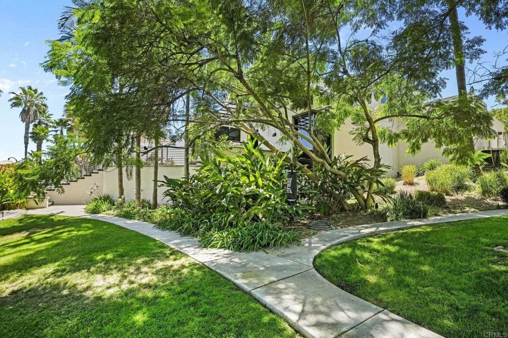 Image 10 of property listing at 14821 Calle Montelibano, Rancho Santa Fe, CA 92067