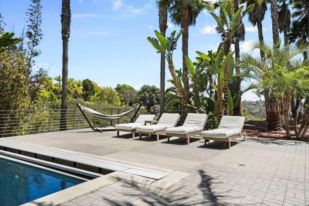 Image 15 of property listing at 14821 Calle Montelibano, Rancho Santa Fe, CA 92067