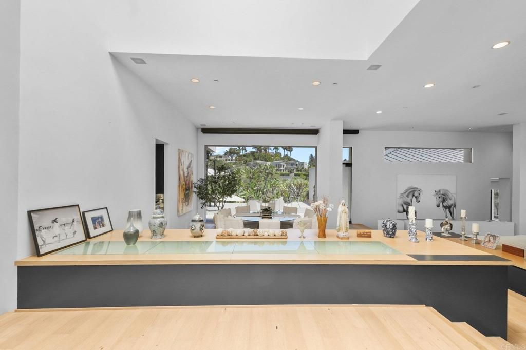 Image 36 of property listing at 14821 Calle Montelibano, Rancho Santa Fe, CA 92067
