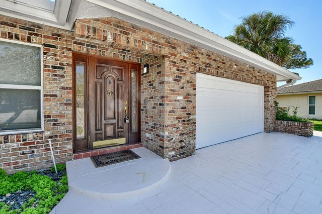 2334 Timbercreek Circle NW, Boca Raton, FL 33431