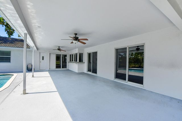 2334 Timbercreek Circle NW, Boca Raton, FL 33431