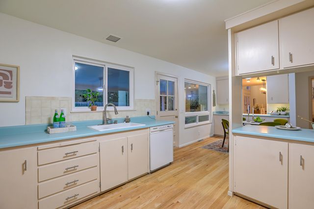 6608 Arroyo Del Oso Avenue NE, Albuquerque, NM 87109