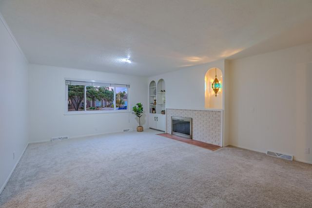 6608 Arroyo Del Oso Avenue NE, Albuquerque, NM 87109
