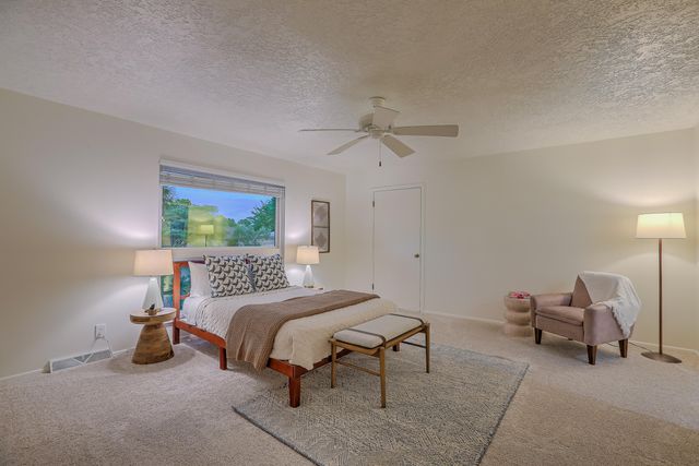 6608 Arroyo Del Oso Avenue NE, Albuquerque, NM 87109