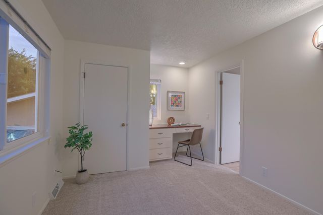 6608 Arroyo Del Oso Avenue NE, Albuquerque, NM 87109